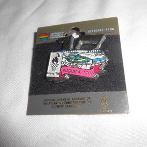Vtg Olympic Games Atlanta August 4, 1996 official licensed lapel brooch pin 👩👨
